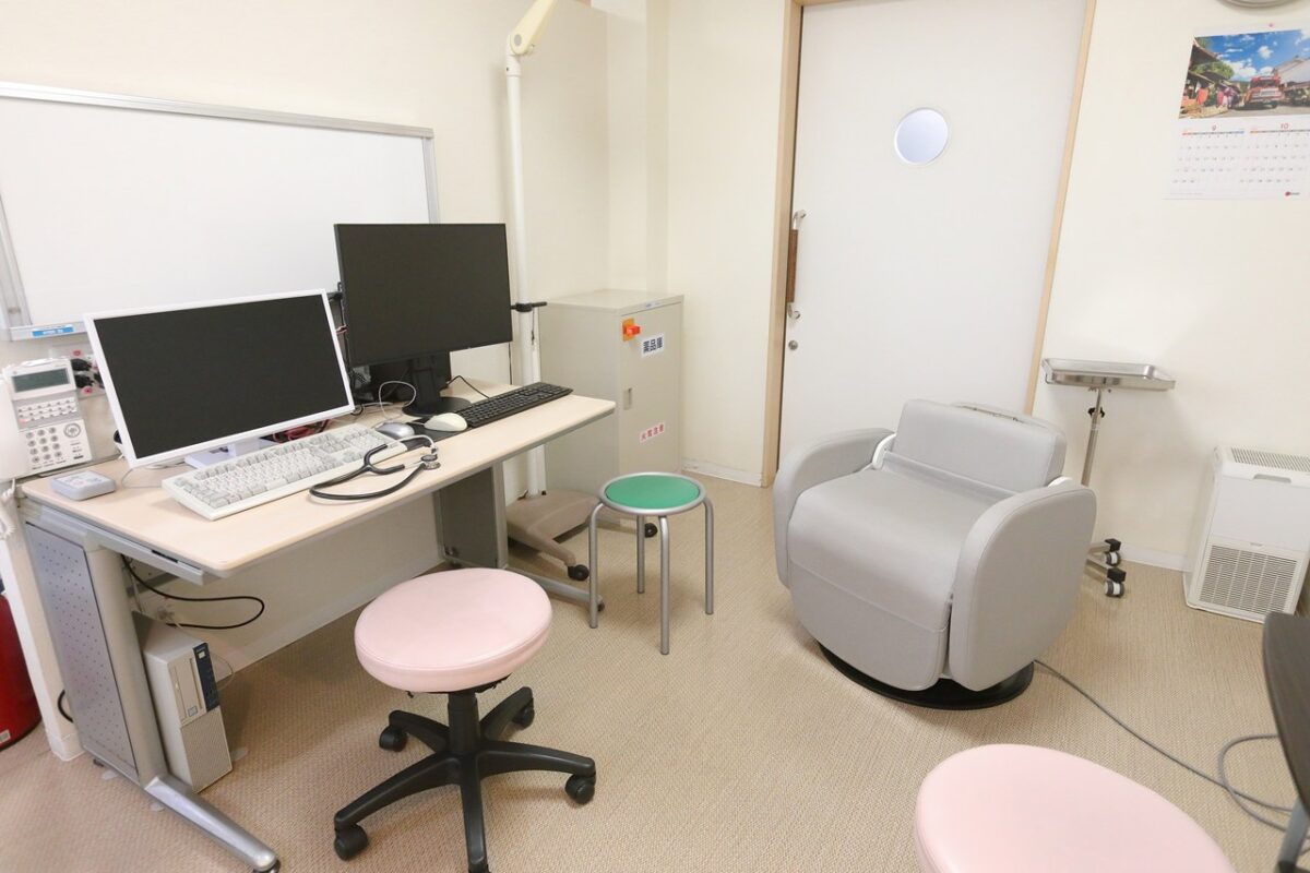 診察室２