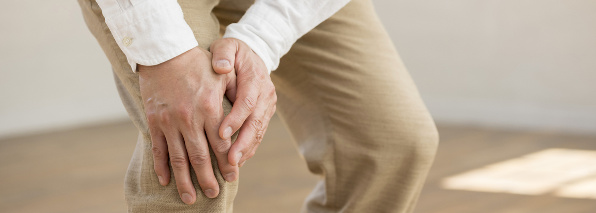 膝がズキッと痛む原因