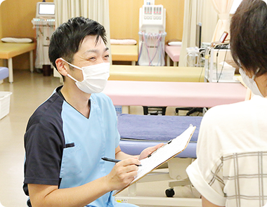 国家資格を有するリハビリ専門スタッフがマンツーマンで運動療法を担当