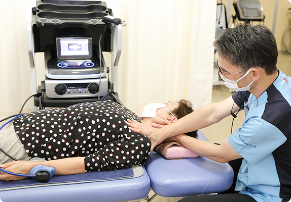 オリンピックやプロスポーツの現場でも使用されている最先端のリハビリ機器を複数台導入