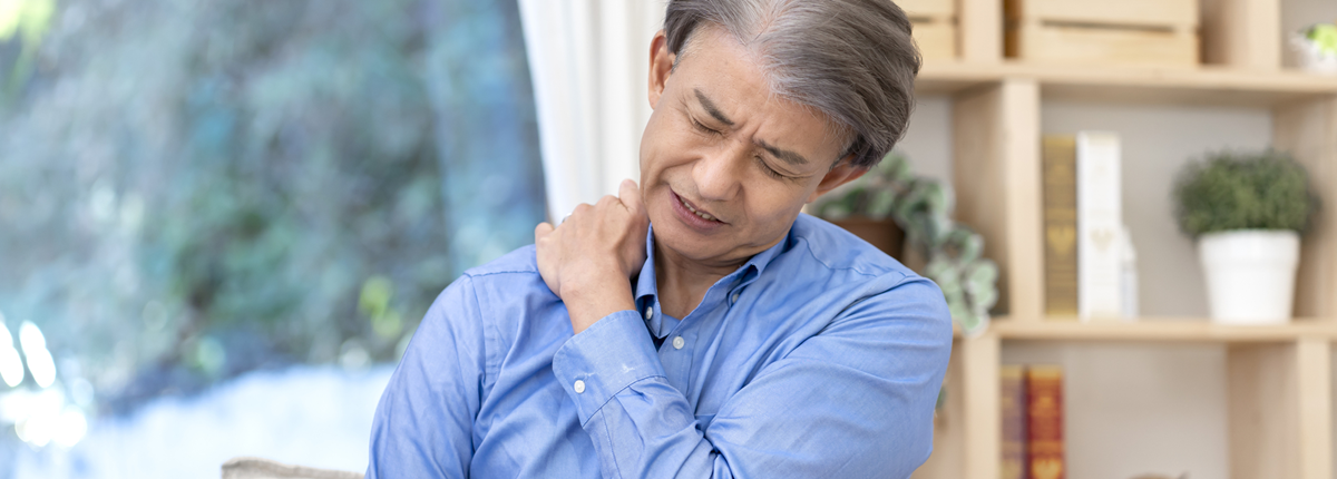 急に肩が痛くなった・肩が上がらない原因は？